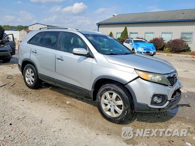 Czwarte zdjęcie samochodu z boku: 2011 KIA SORENTO LX VIN:5XYKT3A16BG173950 - miniatura