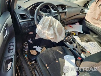 Zdjęcie 8 z 12 samochodu: 2018 NISSAN SENTRA S VIN:3N1AB7AP3JY233254 - miniatura