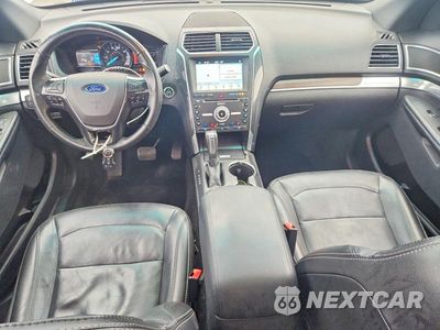 Zdjęcie 8 z 12 samochodu: 2017 FORD EXPLORER LIMITED VIN:1FM5K8F82HGA70786 - miniatura