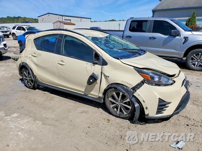 Czwarte zdjęcie samochodu z boku: 2018 TOYOTA PRIUS C TWO VIN:JTDKDTB34J1605446 - miniatura