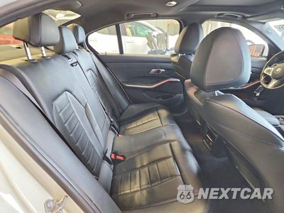 Zdjęcie 10 z 13 samochodu: 2019 BMW 330I VIN:WBA5R1C55KAK11486 - miniatura