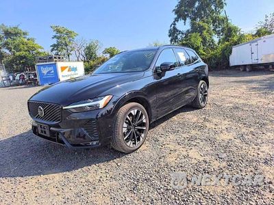 2026 VOLVO XC60 PLUS YV4M12RC2T1336011 - główne zdjęcie licytacji z USA - miniatura
