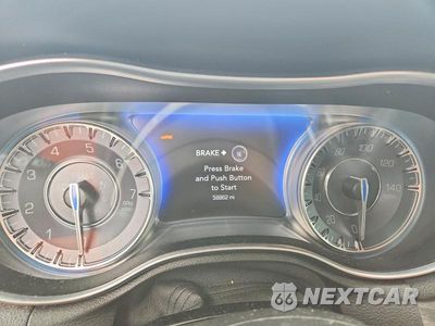 Zdjęcie 9 z 12 samochodu: 2019 CHRYSLER 300 TOURING VIN:2C3CCAAG1KH729049 - miniatura