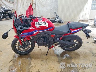 Trzecie zdjęcie samochodu z tyłu: 2025 HONDA CBR500 RA VIN:MLHPC7051S5101920 - miniatura