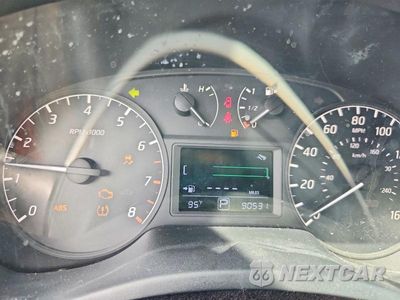 Zdjęcie 9 z 12 samochodu: 2015 NISSAN SENTRA S VIN:3N1AB7AP0FY381045 - miniatura
