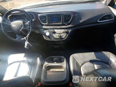 Zdjęcie 8 z 13 samochodu: 2020 CHRYSLER PACIFICA TOURING L VIN:2C4RC1BG3LR106743 - miniatura