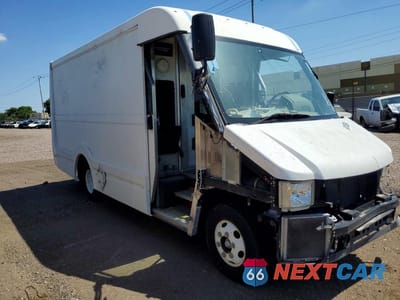 Czwarte zdjęcie samochodu z boku: 2018 ISUZU REACH DELIVERY TRUCK VIN:JALB4T174J7W01459 - miniatura