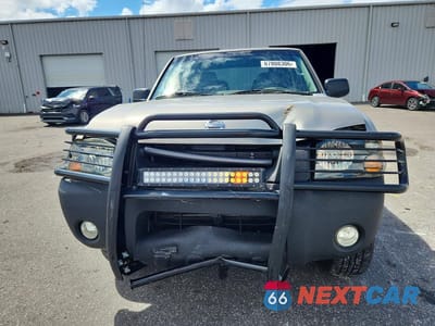 Piąte zdjęcie samochodu w środku: 2002 NISSAN FRONTIER XE-V6 VIN:1N6ED27Y02C378223 - miniatura