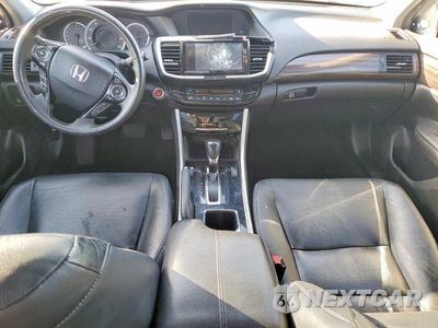 Zdjęcie 8 z 12 samochodu: 2017 HONDA ACCORD TOURING VIN:1HGCR3F95HA038955 - miniatura