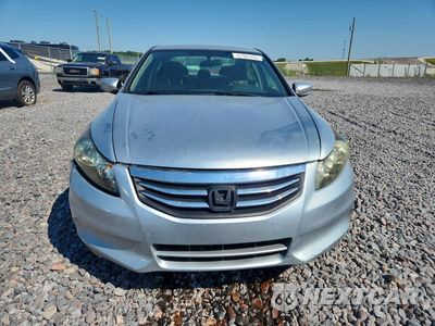 Piąte zdjęcie samochodu w środku: 2011 HONDA ACCORD LX VIN:1HGCP2F32BA005690 - miniatura