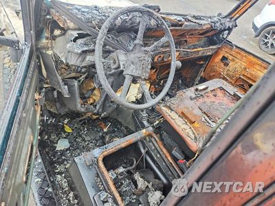 Zdjęcie 8 z 11 samochodu: 1987 LAND DEFENDER 110 VIN:SALLDHMD8BA316656 - miniatura