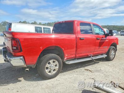 Trzecie zdjęcie samochodu z tyłu: 2026 RAM 2500 BIG HORN VIN:3C6UR5DJ0TG318120 - miniatura