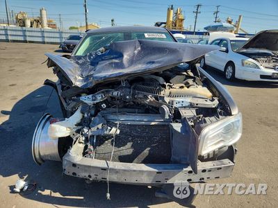 Piąte zdjęcie samochodu w środku: 2019 CHRYSLER 300 LIMITED VIN:2C3CCAEGXKH568677 - miniatura