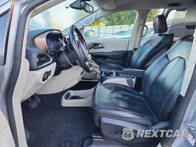 Zdjęcie 7 z 13 samochodu: 2019 CHRYSLER PACIFICA TOURING L VIN:2C4RC1BG2KR537654 - miniatura
