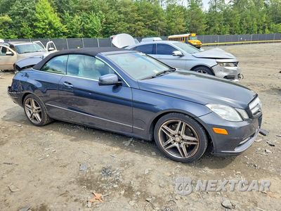 Czwarte zdjęcie samochodu z boku: 2013 MERCEDES-BENZ E 350 VIN:WDDKK5KF7DF208631 - miniatura