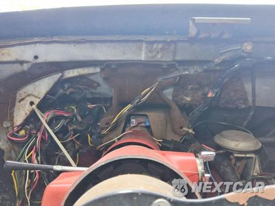 Zdjęcie 9 z 13 samochodu: 1982 CHEVROLET CORVETTE VIN:1G1AY8781C5106707 - miniatura