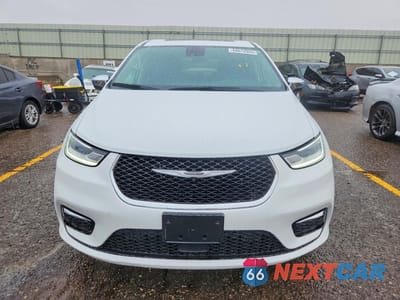 Piąte zdjęcie samochodu w środku: 2023 CHRYSLER PACIFICA HYBRID LIMITED VIN:2C4RC1S70PR572930 - miniatura
