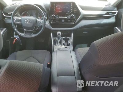 Zdjęcie 8 z 14 samochodu: 2022 TOYOTA HIGHLANDER LE VIN:5TDZZRAH3NS553364 - miniatura