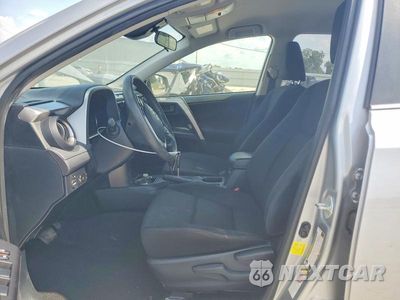 Zdjęcie 7 z 13 samochodu: 2018 TOYOTA RAV4 LE VIN:JTMZFREV7JJ173346 - miniatura