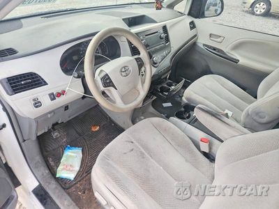 Zdjęcie 8 z 12 samochodu: 2013 TOYOTA SIENNA LE VIN:5TDKK3DC9DS324785 - miniatura