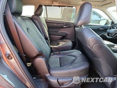 Zdjęcie 11 z 13 samochodu: 2024 TOYOTA HIGHLANDER XLE VIN:5TDKDRBH3RS530851 - miniatura