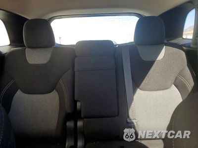 Zdjęcie 10 z 13 samochodu: 2018 JEEP CHEROKEE LATITUDE VIN:1C4PJMCB2JD529783 - miniatura