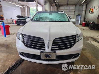Piąte zdjęcie samochodu w środku: 2018 LINCOLN MKT VIN:2LMHJ5AT3JBL00038 - miniatura