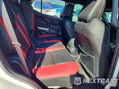 Zdjęcie 11 z 13 samochodu: 2025 TOYOTA 4RUNNER SR5 VIN:JTEVA5BR8S5026150 - miniatura