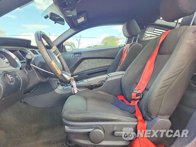 Zdjęcie 7 z 13 samochodu: 2014 FORD MUSTANG VIN:1ZVBP8AM4E5315119 - miniatura