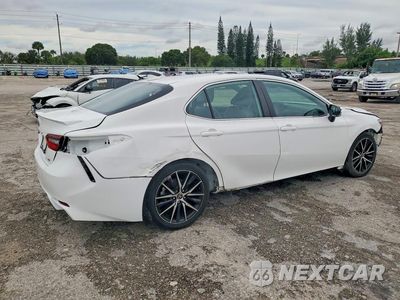 Trzecie zdjęcie samochodu z tyłu: 2022 TOYOTA CAMRY SE VIN:4T1G11AK6NU073192 - miniatura