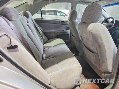 Zdjęcie 10 z 12 samochodu: 2004 TOYOTA CAMRY LE VIN:4T1BE32K34U864142 - miniatura