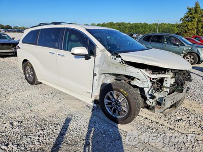 Czwarte zdjęcie samochodu z boku: 2021 TOYOTA SIENNA XLE VIN:5TDJRKEC9MS018752 - miniatura
