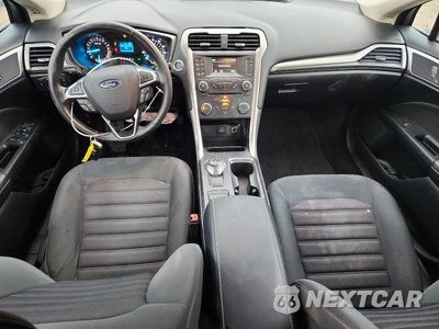 Zdjęcie 8 z 12 samochodu: 2017 FORD FUSION S VIN:3FA6P0G73HR372376 - miniatura