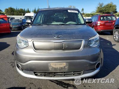 Piąte zdjęcie samochodu w środku: 2016 KIA SOUL EV BASE VIN:KNDJP3AE1G7012929 - miniatura