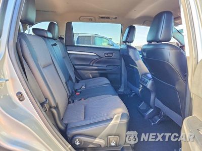 Zdjęcie 11 z 14 samochodu: 2018 TOYOTA HIGHLANDER LE PLUS VIN:5TDBZRFH0JS801235 - miniatura