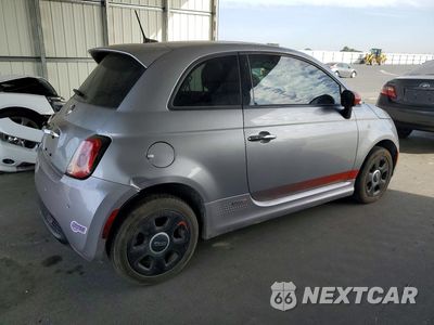 Trzecie zdjęcie samochodu z tyłu: 2016 FIAT 500 ELECTRIC VIN:3C3CFFGE4GT229525 - miniatura