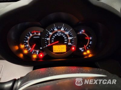 Zdjęcie 9 z 13 samochodu: 2010 TOYOTA RAV4 BASE VIN:JTMBF4DVXAD027415 - miniatura