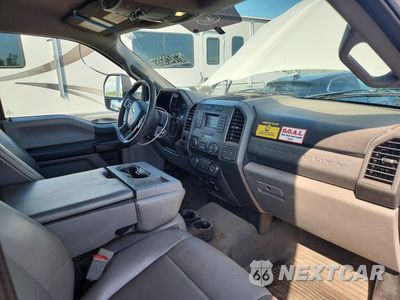 Zdjęcie 8 z 12 samochodu: 2019 FORD F550 SUPER DUTY BOX TRUCK VIN:1FDUF5GY0KEF70834 - miniatura