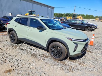 Czwarte zdjęcie samochodu z boku: 2024 CHEVROLET TRAX ACTIV VIN:KL77LKE24RC089561 - miniatura