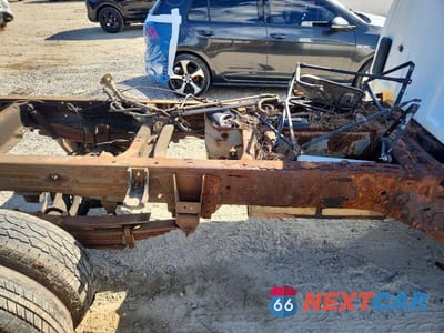 Zdjęcie 10 z 13 samochodu: 2005 GMC NEW SIERRA C3500 VIN:1GDJC34U85E277804 - miniatura