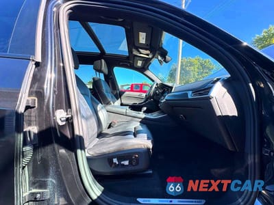 Piąte zdjęcie samochodu w środku: 2019 BMW X5 XDRIVE50I VIN:5UXJU2C52KLB15262 - miniatura