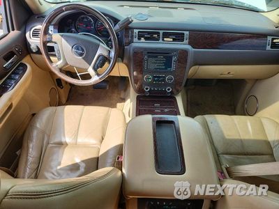 Zdjęcie 8 z 13 samochodu: 2008 GMC YUKON DENALI VIN:1GKFK63878J105539 - miniatura