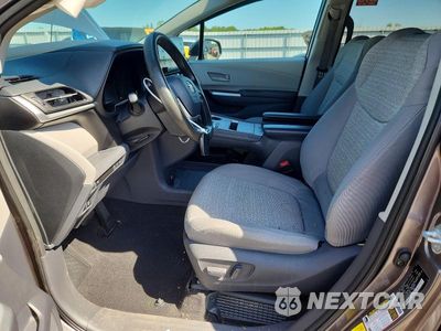 Zdjęcie 7 z 12 samochodu: 2021 TOYOTA SIENNA XLE VIN:5TDKRKEC5MS033916 - miniatura