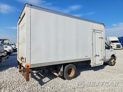 Trzecie zdjęcie samochodu z tyłu: 2022 FORD E450 BOX TRUCK VIN:1FDXE4FN8NDC25692 - miniatura