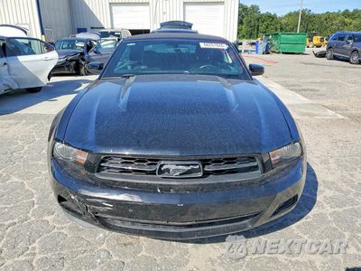 Piąte zdjęcie samochodu w środku: 2010 FORD MUSTANG VIN:1ZVBP8EN4A5176610 - miniatura