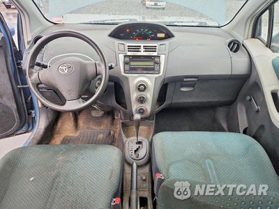 Zdjęcie 8 z 13 samochodu: 2008 TOYOTA YARIS BASE VIN:JTDJT923185165576 - miniatura
