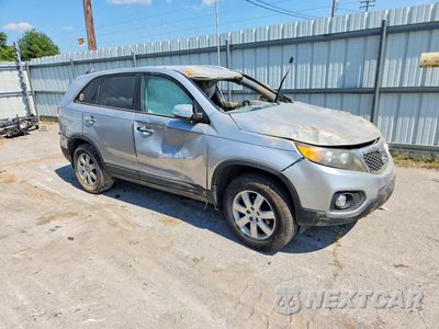 Czwarte zdjęcie samochodu z boku: 2011 KIA SORENTO LX VIN:5XYKT4A10BG112079 - miniatura
