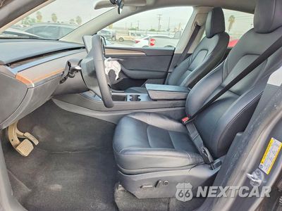 Zdjęcie 7 z 12 samochodu: 2025 TESLA MODEL Y VIN:7SAYGDED1SF271898 - miniatura