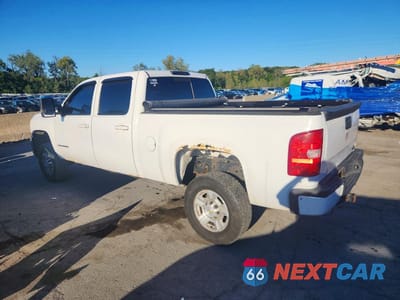 Drugie zdjęcie samochodu z przodu: 2007 CHEVROLET SILVERADO K2500 HEAVY DUTY VIN:1GCHK23677F548044 - miniatura