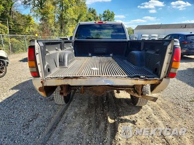 Zdjęcie 6 z 12 samochodu: 2006 GMC SIERRA K2500 HEAVY DUTY VIN:1GTHK24U06E211197 - miniatura
